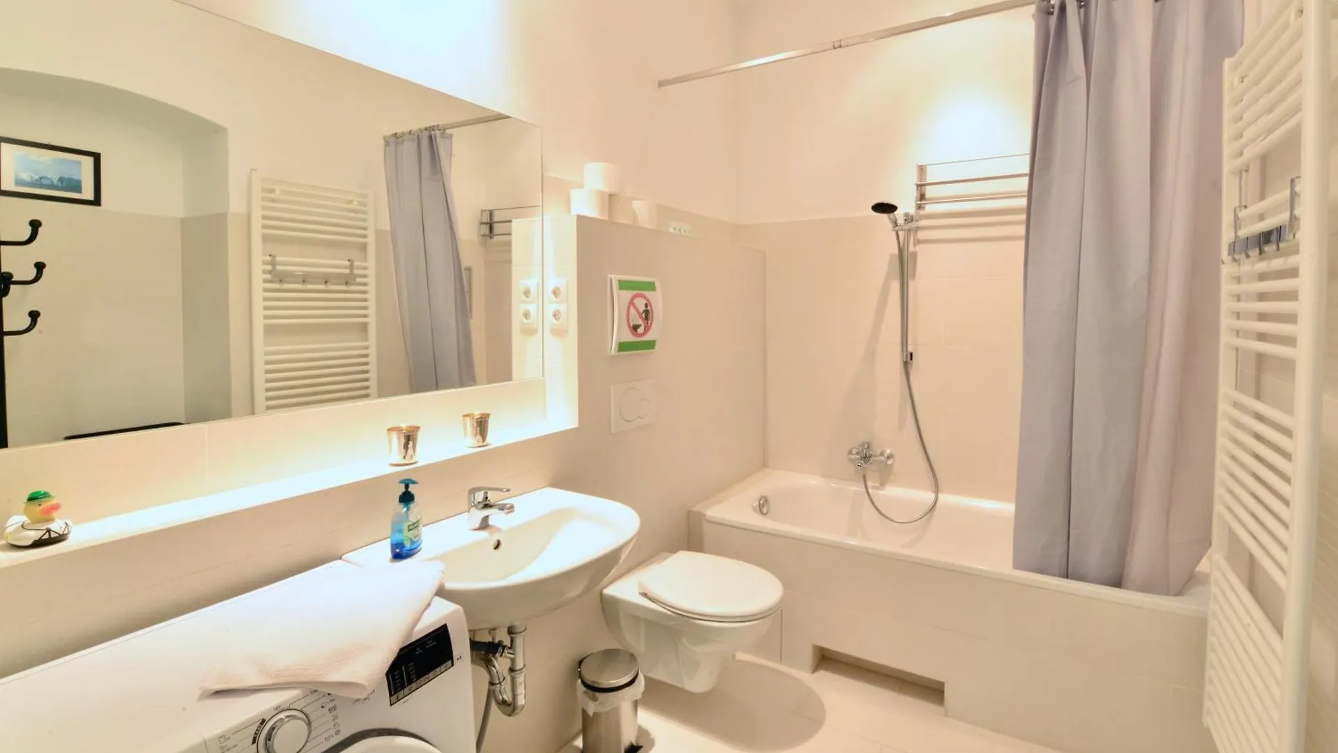 Central & Charming Viennese Flat 오스트리아